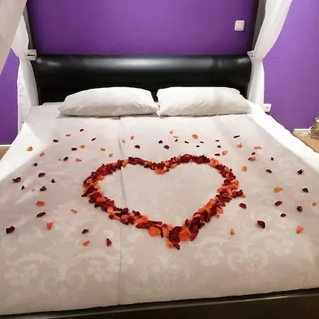 Prázdninový dům Romantisches - 2 Schlafzimmer Und 2 Baeder - Auf Historischer Hofreite