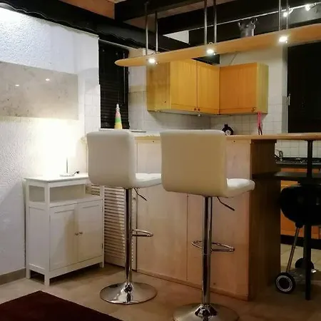 Romantisches - 2 Schlafzimmer Und 2 Baeder - Auf Historischer Hofreite *