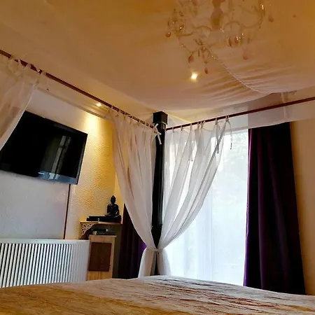 Romantisches - 2 Schlafzimmer Und 2 Baeder - Auf Historischer Hofreite * Gründau