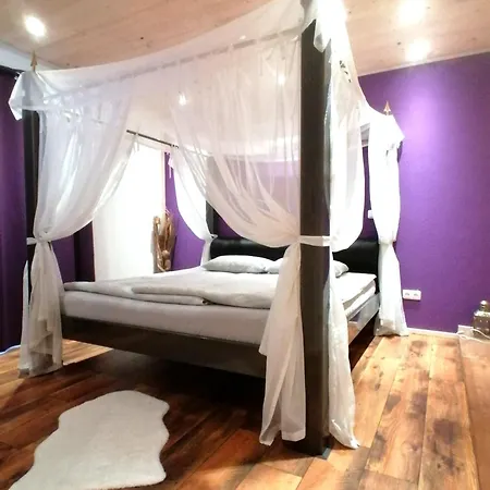 Romantisches - 2 Schlafzimmer Und 2 Baeder - Auf Historischer Hofreite *