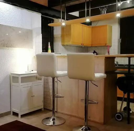 Romantisches - 2 Schlafzimmer Und 2 Baeder - Auf Historischer Hofreite *