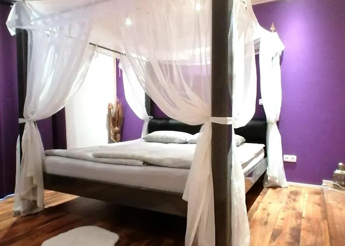 Romantisches - 2 Schlafzimmer Und 2 Baeder - Auf Historischer Hofreite *